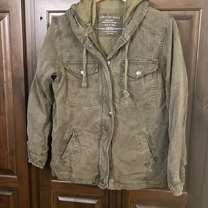 Casual and comfy American Eagle green jacket